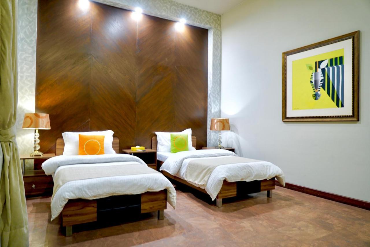 Circle Club Faisalabad Otel Dış mekan fotoğraf