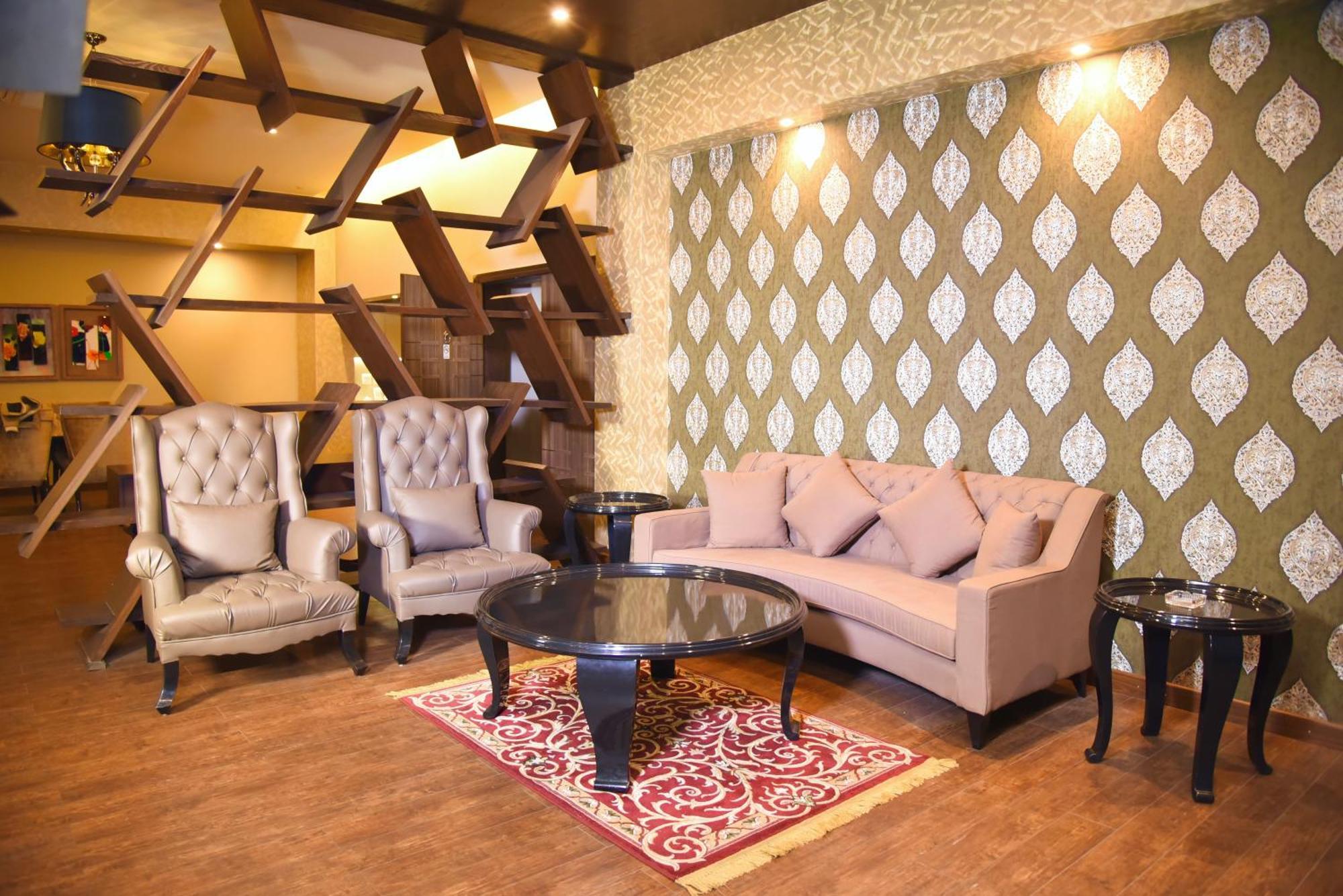 Circle Club Faisalabad Otel Oda fotoğraf