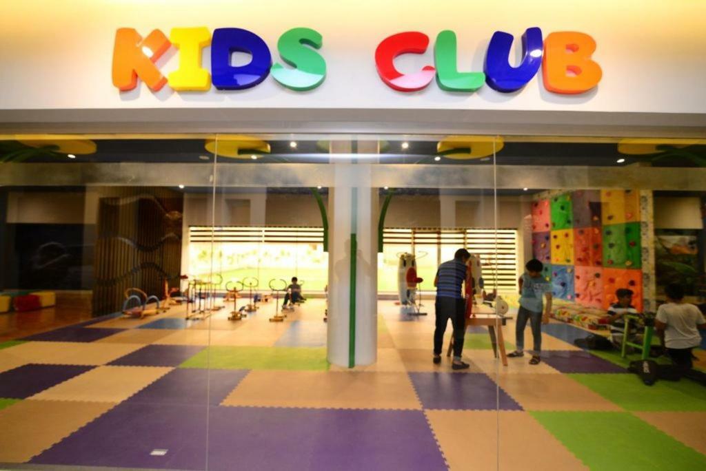 Circle Club Faisalabad Otel Dış mekan fotoğraf