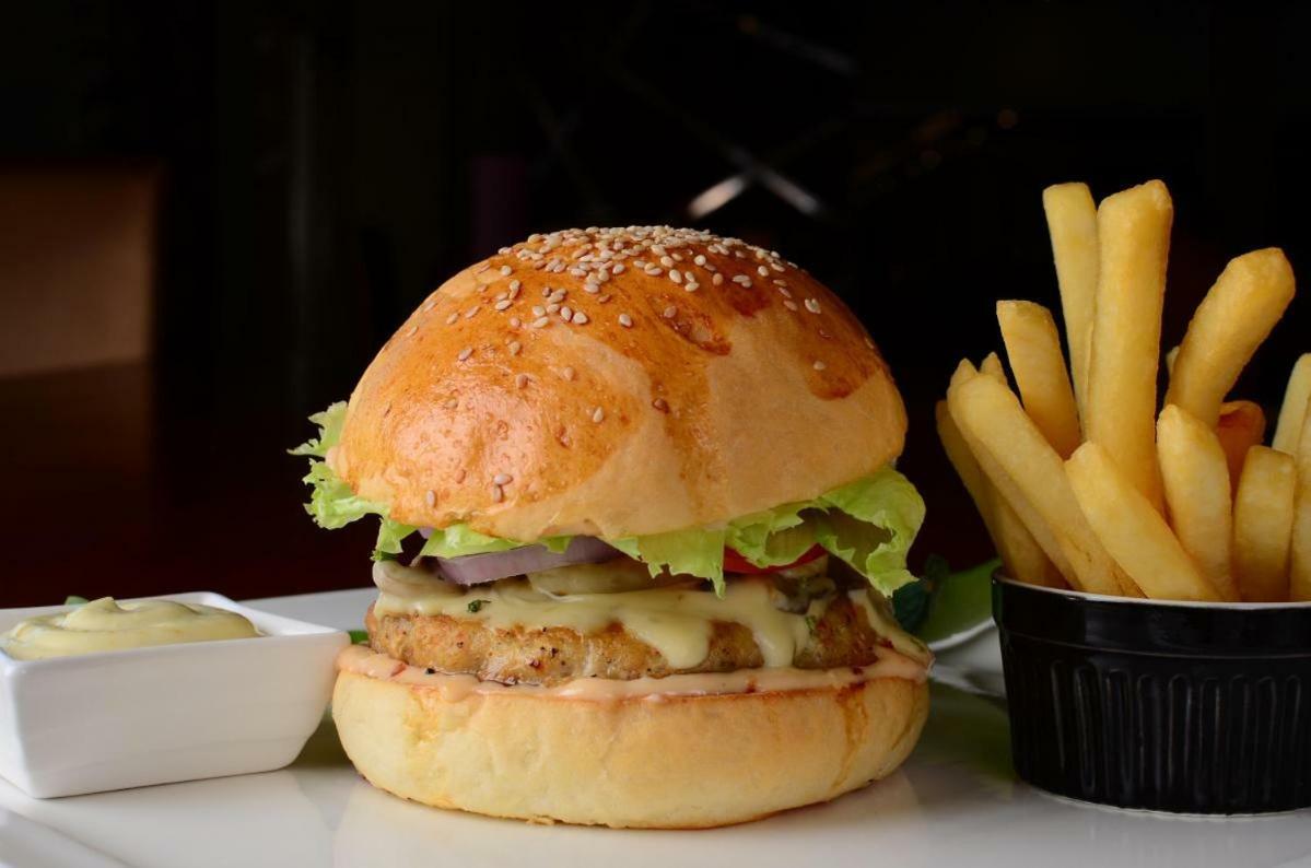 Circle Club Faisalabad Otel Dış mekan fotoğraf