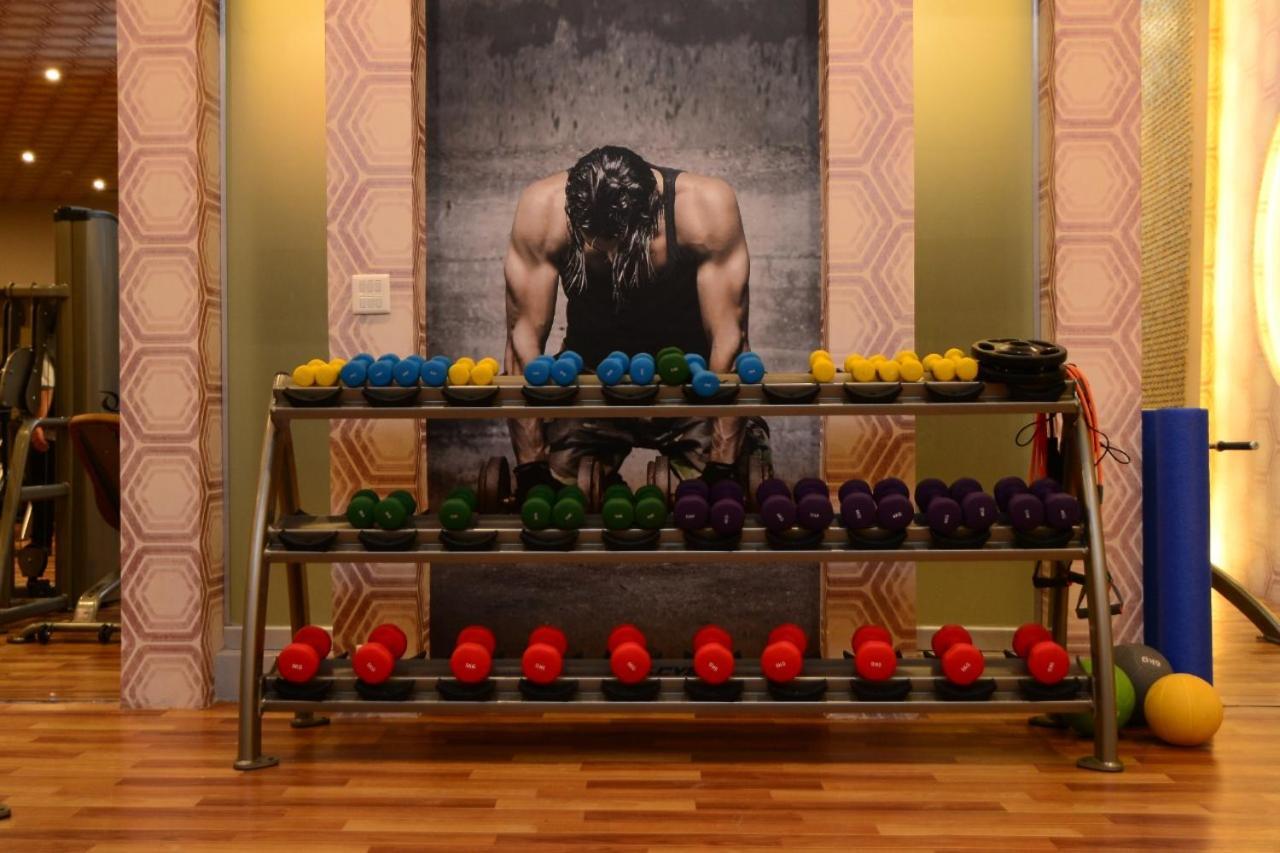 Circle Club Faisalabad Otel Dış mekan fotoğraf